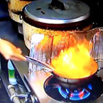 『安全に』『素早く』『手軽に』天ぷら油火災を即消火！